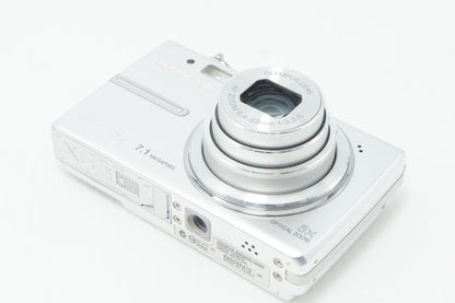 美品 OLYMPUS オリンパス CAMEDIA FE-240 コンパクトデジタルカメラ シルバー 元箱付 261001a