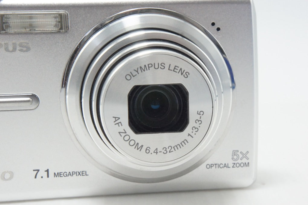 美品 OLYMPUS オリンパス CAMEDIA FE-240 コンパクトデジタルカメラ シルバー 元箱付 261001a