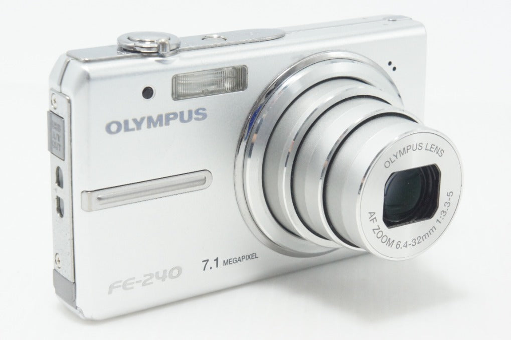 美品 OLYMPUS オリンパス CAMEDIA FE-240 コンパクトデジタルカメラ シルバー 元箱付 261001a