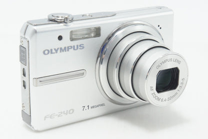 美品 OLYMPUS オリンパス CAMEDIA FE-240 コンパクトデジタルカメラ シルバー 元箱付 261001a