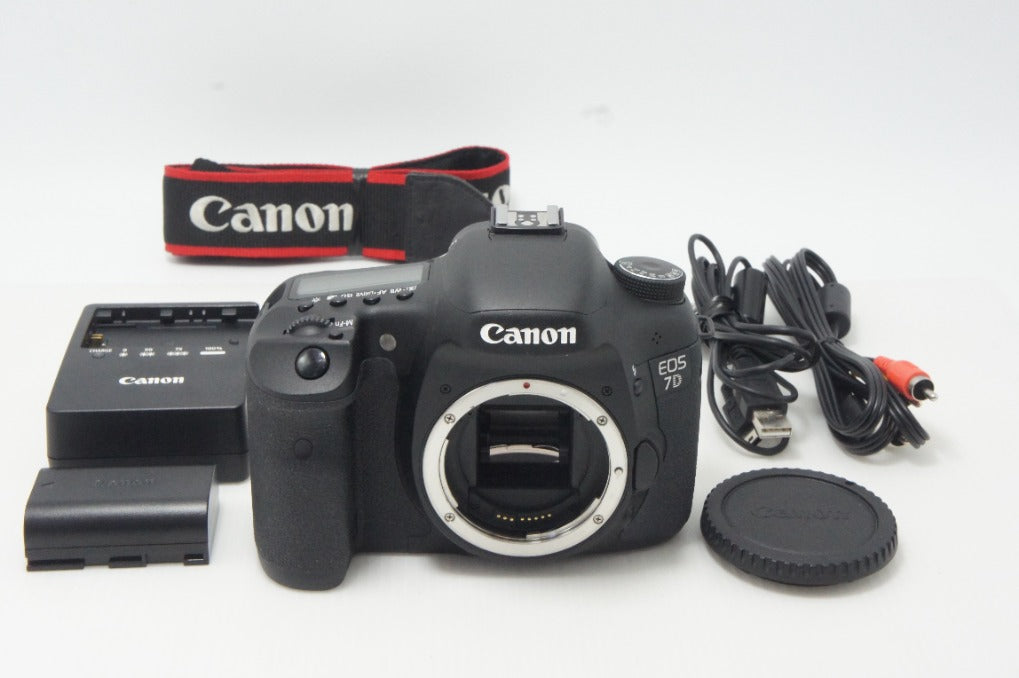 Canon キヤノン EOS 7D ボディ デジタル一眼レフカメラ 261005i
