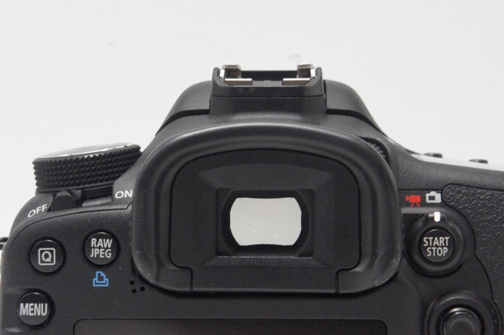 Canon キヤノン EOS 7D ボディ デジタル一眼レフカメラ 261005i