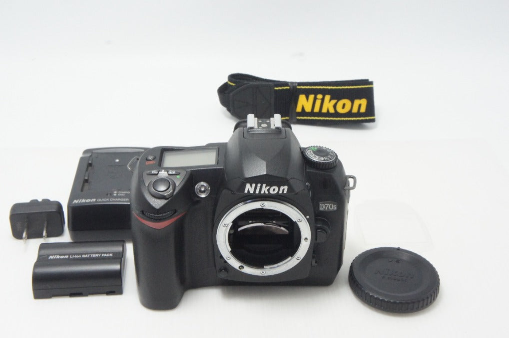 Nikon ニコン D70S ボディ デジタル一眼レフカメラ 261006j