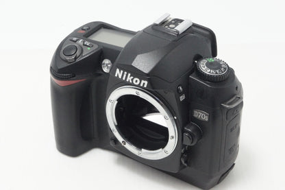 Nikon ニコン D70S ボディ デジタル一眼レフカメラ 261006j