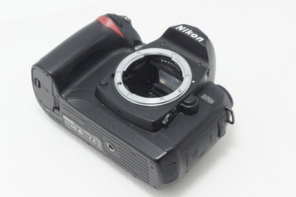 Nikon ニコン D70S ボディ デジタル一眼レフカメラ 261006j