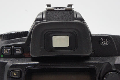 Nikon ニコン D70S ボディ デジタル一眼レフカメラ 261006j