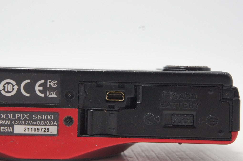 Nikon ニコン COOLPIX S8100 コンパクトデジタルカメラ フラッシュレッド 元箱付 261008a