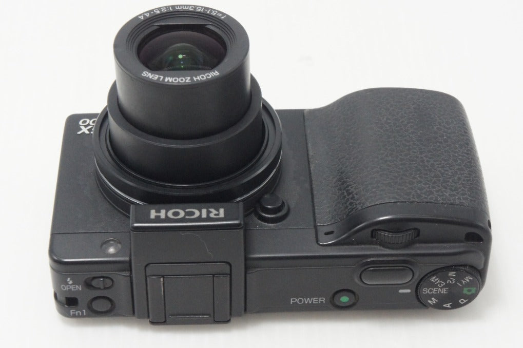 RICOH リコー GX200 コンパクトデジタルカメラ 261009o