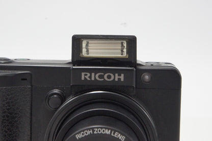RICOH リコー GX200 コンパクトデジタルカメラ 261009o