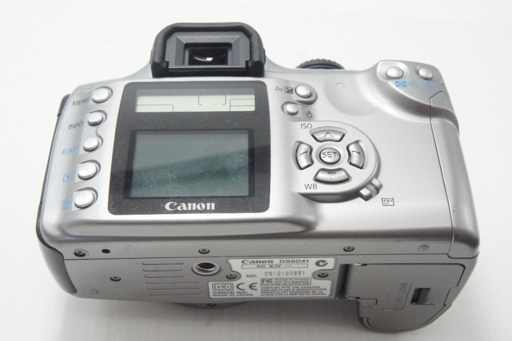 Canon キヤノン EOS Kiss Digital レンズキット (EF-S 18-55mm II USM) デジタル一眼レフカメラ シルバー EFマウント APS-C 261014l