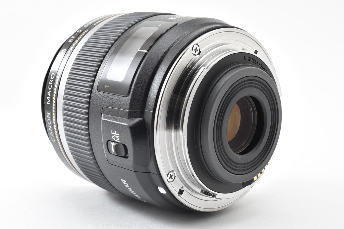 良品 Canon キヤノン EF-S 60mm F2.8 MACRO USM AFレンズ APS-C フード付 260921e