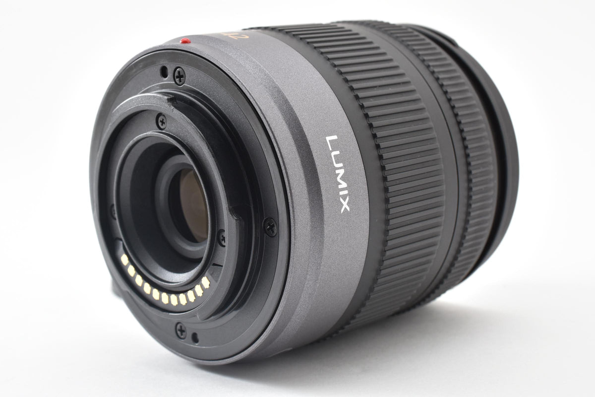 美品 Panasonic LUMIX G VARIO 14-42mm F3.5-5.6 ASPH. MEGA O.I.S H-FS014042 AFレンズ マイクロフォーサーズ フード付 260921r