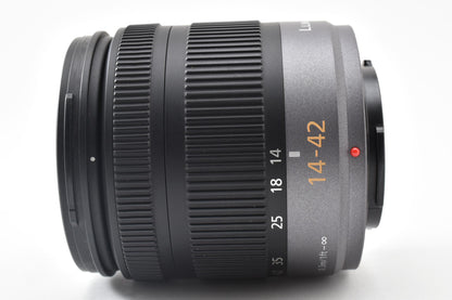 美品 Panasonic LUMIX G VARIO 14-42mm F3.5-5.6 ASPH. MEGA O.I.S H-FS014042 AFレンズ マイクロフォーサーズ フード付 260921r