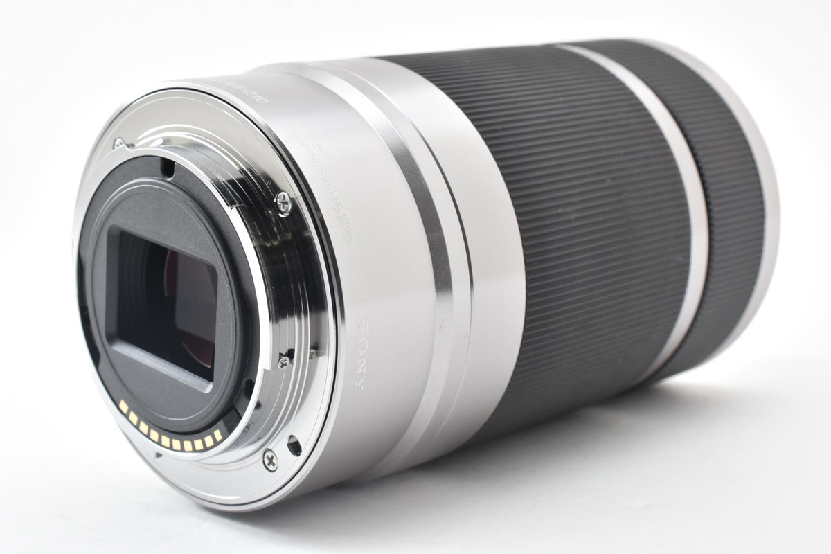 美品 SONY ソニー E 55-210mm F4.5-6.3 OSS SEL55210 シルバー Eマウント APS-C ズームレンズ フード付 260921s