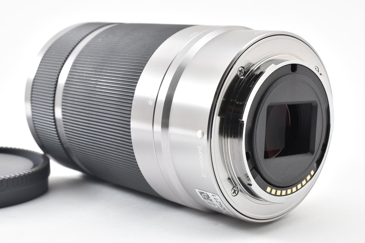 美品 SONY ソニー E 55-210mm F4.5-6.3 OSS SEL55210 シルバー Eマウント APS-C ズームレンズ フード付 260921s