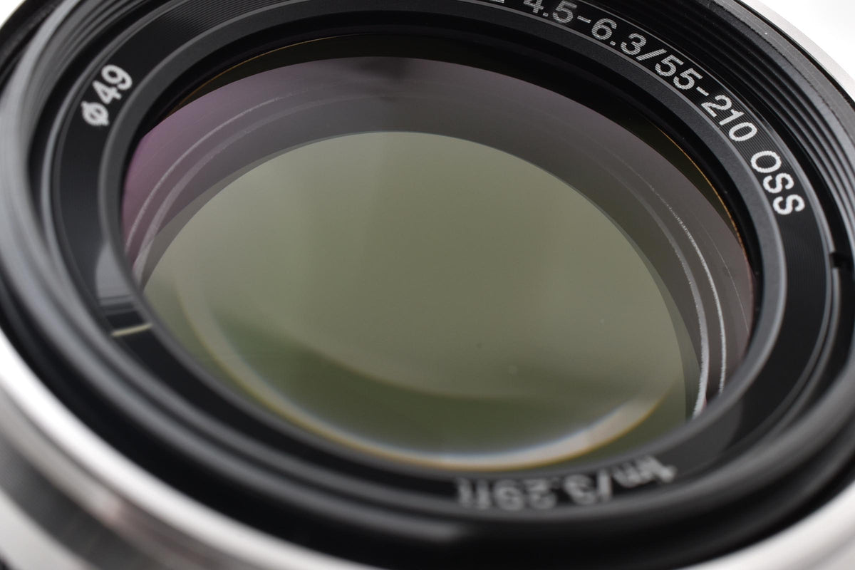 美品 SONY ソニー E 55-210mm F4.5-6.3 OSS SEL55210 シルバー Eマウント APS-C ズームレンズ フード付 260921s