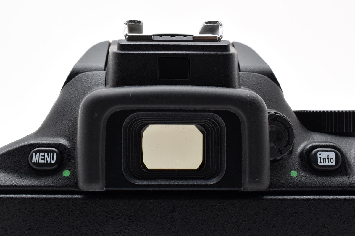 美品 Nikon ニコン D5600 ボディ デジタル一眼レフカメラ 260924n