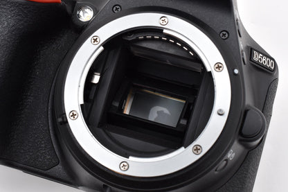 美品 Nikon ニコン D5600 ボディ デジタル一眼レフカメラ 260924n