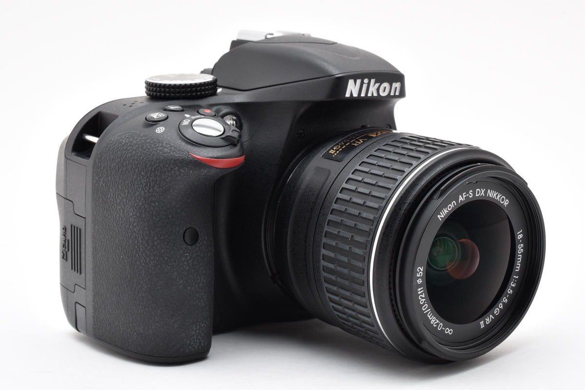 美品 Nikon ニコン D3300 ボディ + AF-S DX 18-55 VR II レンズキット デジタル一眼レフカメラ 260924j