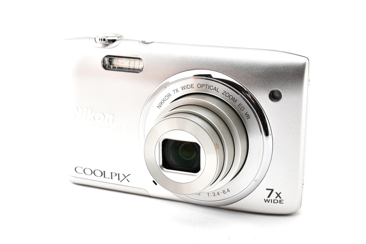 美品 Nikon ニコン COOLPIX S3500 コンパクトデジタルカメラ クリスタルシルバー 260928e