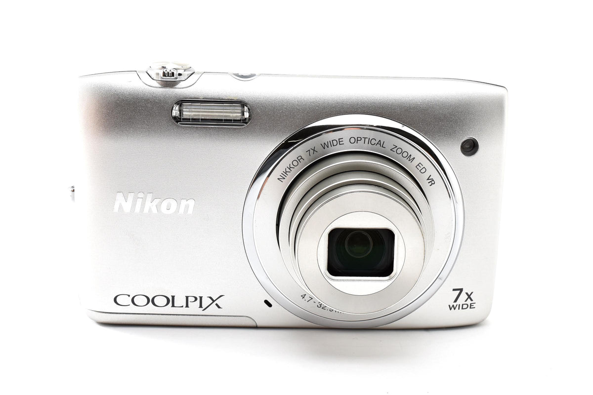 美品 Nikon ニコン COOLPIX S3500 コンパクトデジタルカメラ クリスタルシルバー 260928e