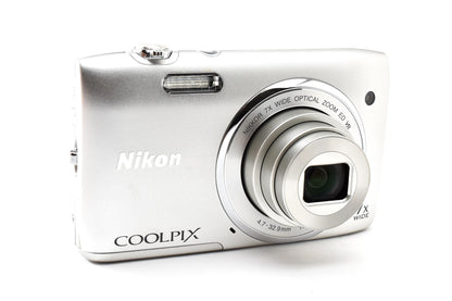 美品 Nikon ニコン COOLPIX S3500 コンパクトデジタルカメラ クリスタルシルバー 260928e