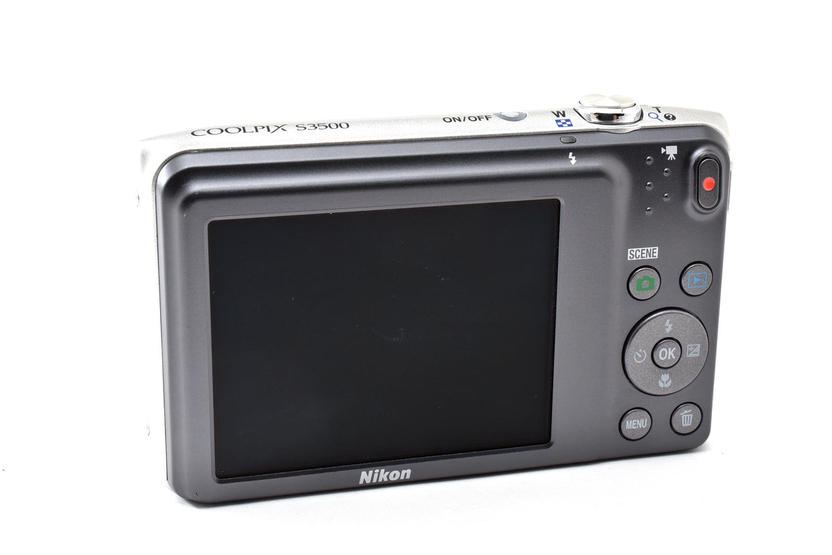 美品 Nikon ニコン COOLPIX S3500 コンパクトデジタルカメラ クリスタルシルバー 260928e