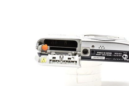 美品 Nikon ニコン COOLPIX S3500 コンパクトデジタルカメラ クリスタルシルバー 260928e