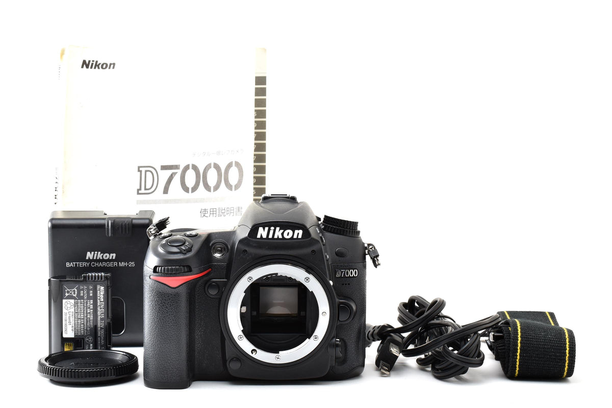 良品 Nikon ニコン D7000 ボディ デジタル一眼レフカメラ 260928t