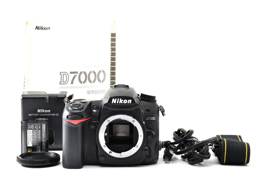 良品 Nikon ニコン D7000 ボディ デジタル一眼レフカメラ 260928t