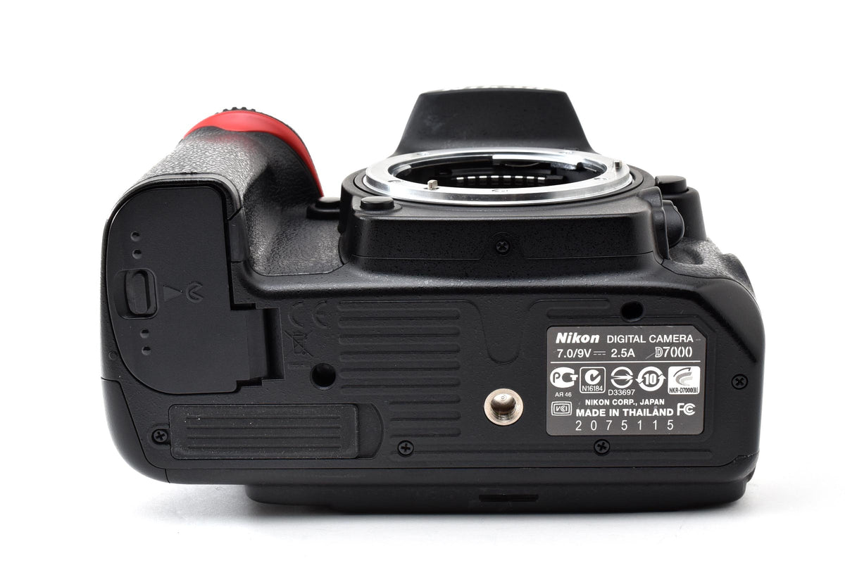 良品 Nikon ニコン D7000 ボディ デジタル一眼レフカメラ 260928t