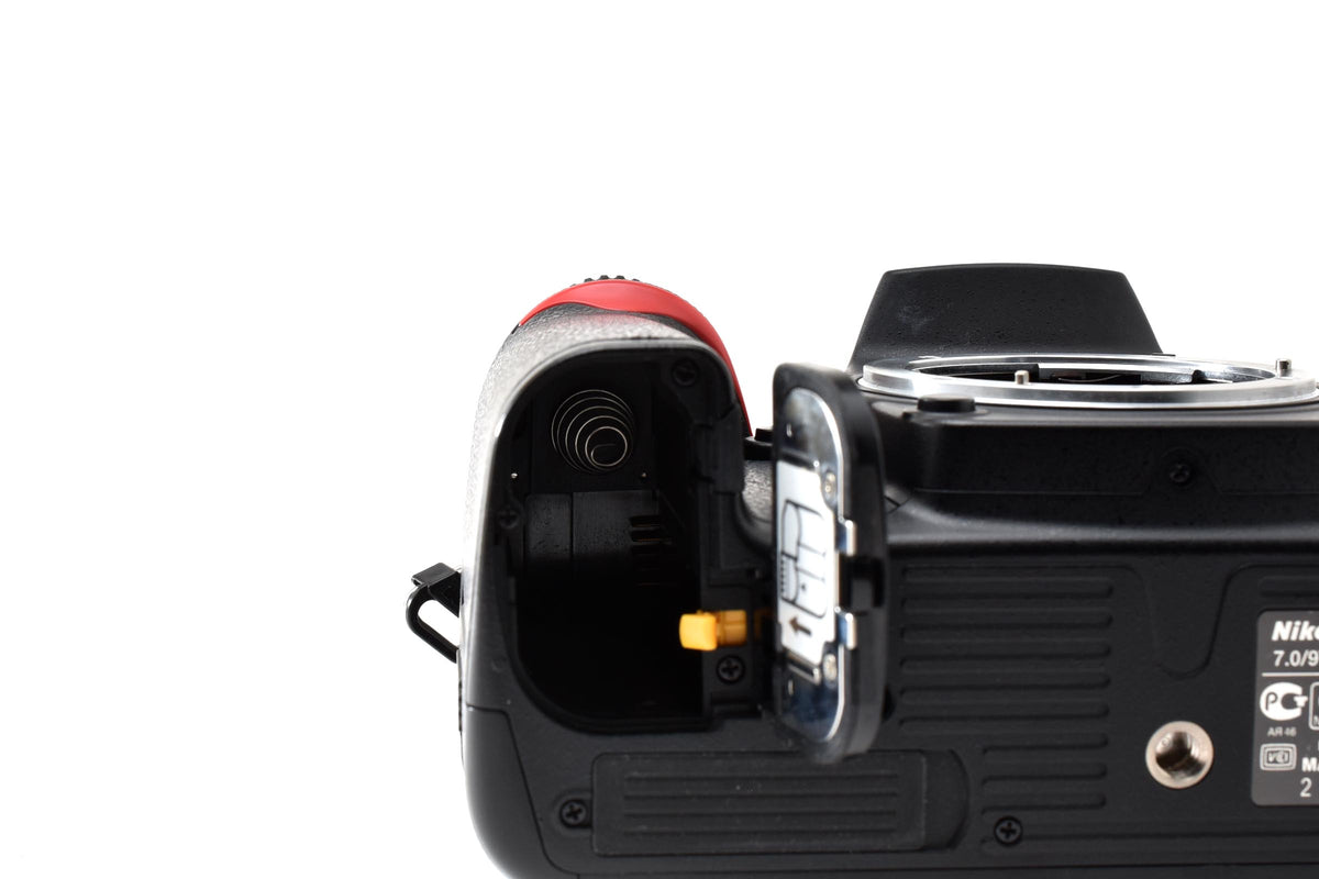 良品 Nikon ニコン D7000 ボディ デジタル一眼レフカメラ 260928t