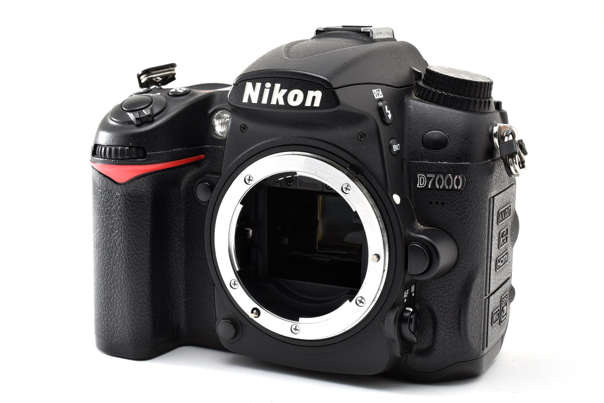 良品 Nikon ニコン D7000 ボディ デジタル一眼レフカメラ 260925o