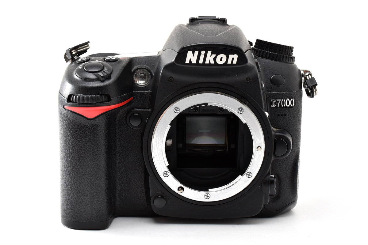 良品 Nikon ニコン D7000 ボディ デジタル一眼レフカメラ 260925o