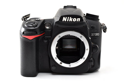 良品 Nikon ニコン D7000 ボディ デジタル一眼レフカメラ 260925o