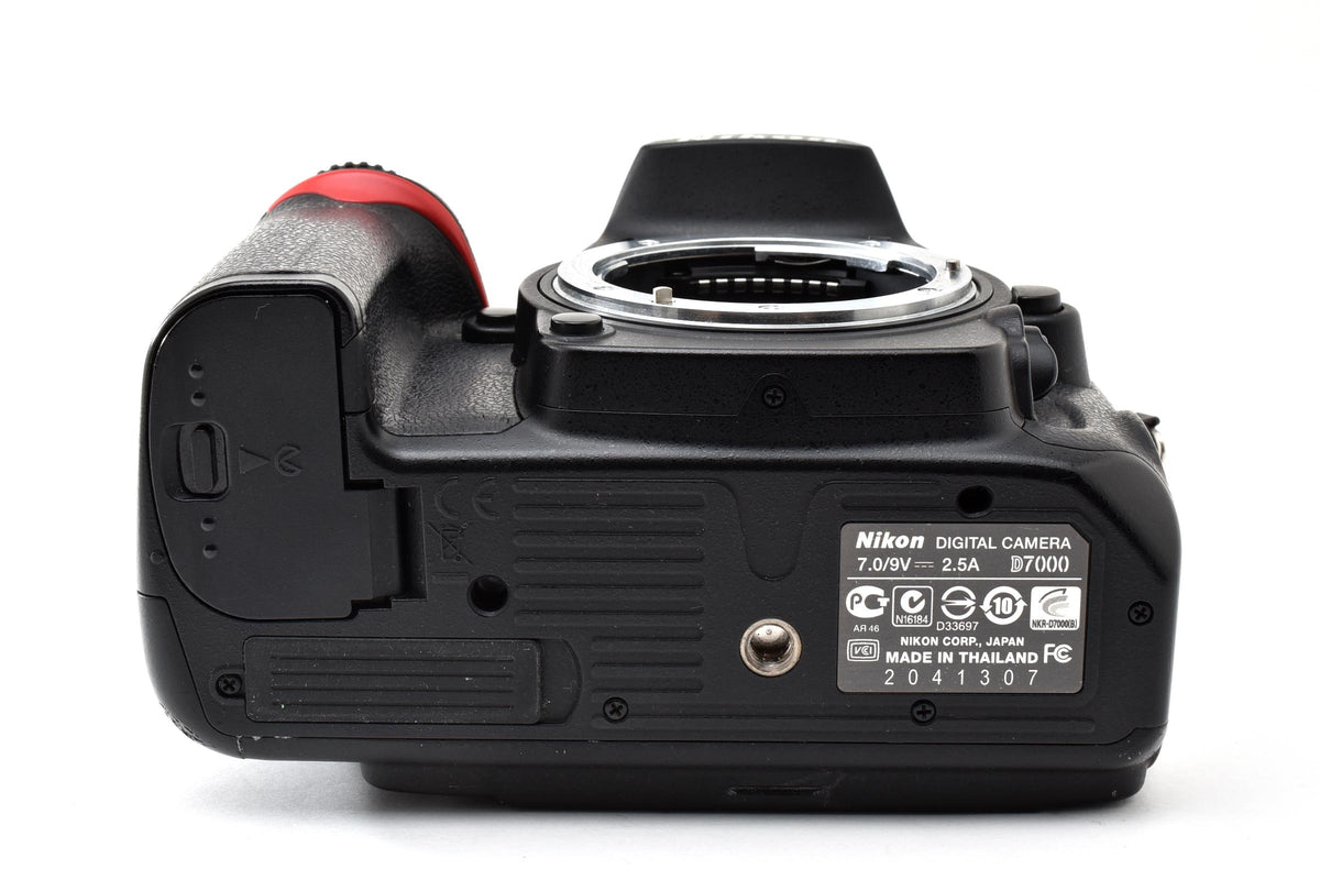 良品 Nikon ニコン D7000 ボディ デジタル一眼レフカメラ 260925o