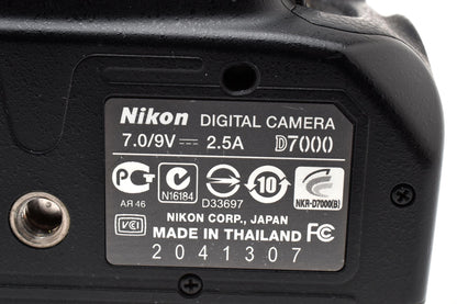 良品 Nikon ニコン D7000 ボディ デジタル一眼レフカメラ 260925o