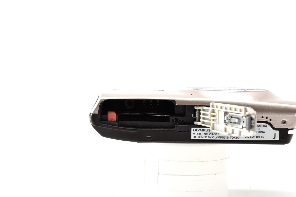 美品 OLYMPUS オリンパス STYLUS VH-515 コンパクトデジタルカメラ シルバー 元箱付 260925a