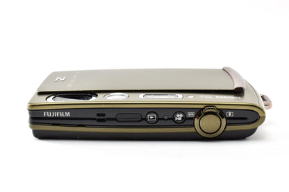 良品 FUJIFILM 富士フイルム FinePix Z1100EXR コンパクトデジタルカメラ カーキ 元箱付 260925d