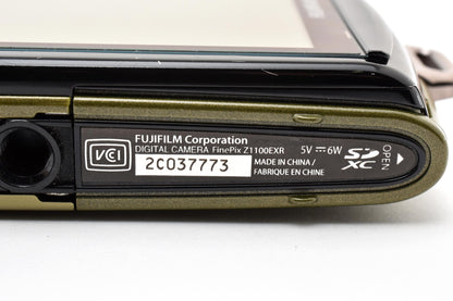 良品 FUJIFILM 富士フイルム FinePix Z1100EXR コンパクトデジタルカメラ カーキ 元箱付 260925d
