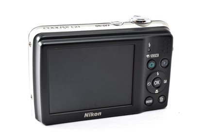 美品 Nikon ニコン COOLPIX L23 コンパクトデジタルカメラ シルバー 260928n