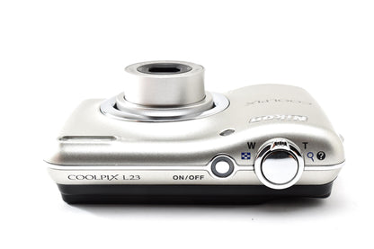 美品 Nikon ニコン COOLPIX L23 コンパクトデジタルカメラ シルバー 260928n