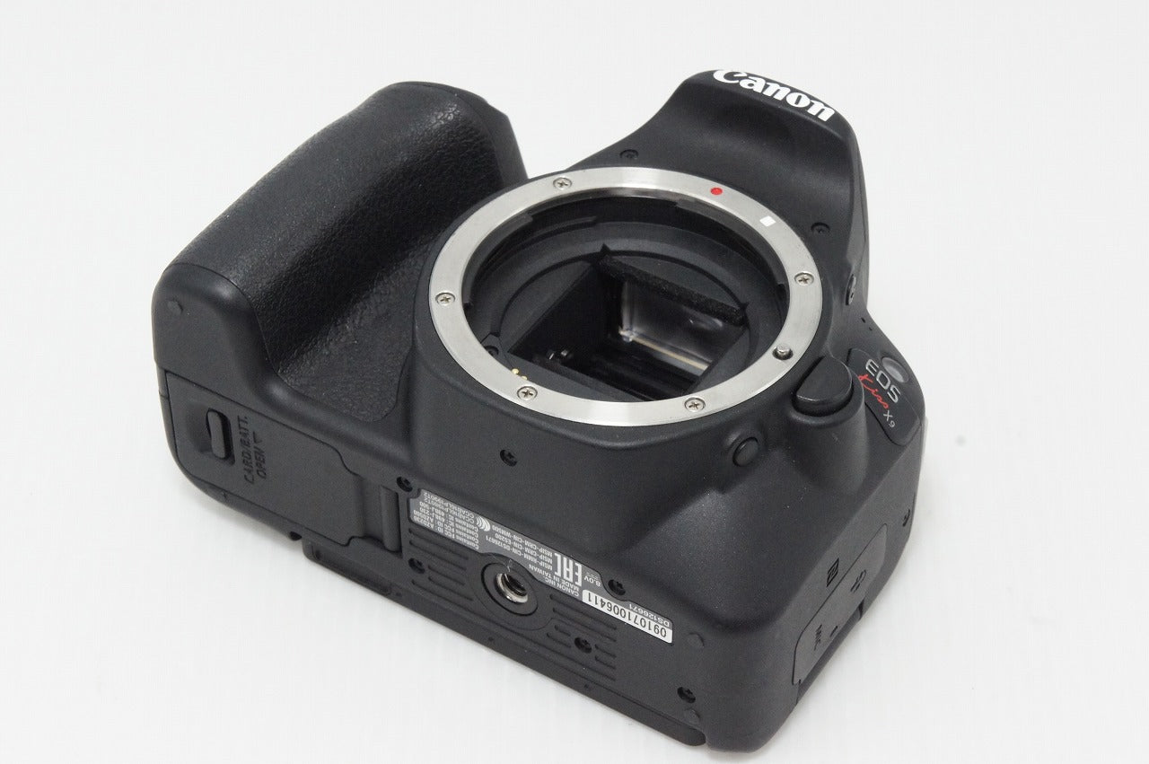 良品 Canon キヤノン EOS Kiss X9 ボディ＋ EF-S 18-55mm F3.5-5.6 IS