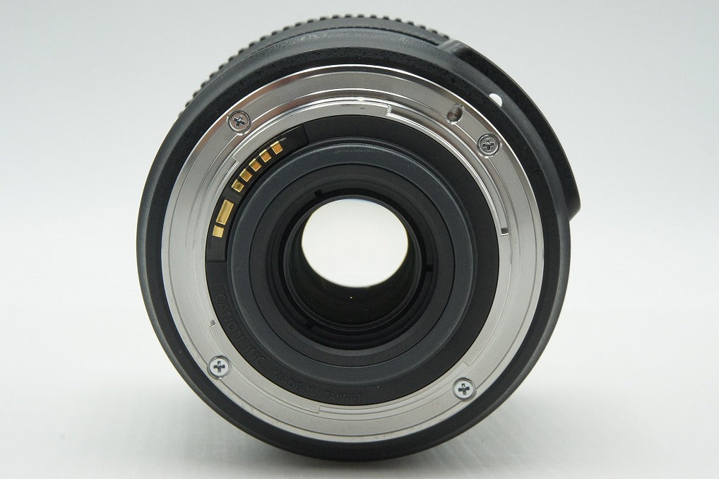 良品 Canon キヤノン EF-S 15-85mm F3.5-5.6 IS USM APS-C ズームレンズ フード付 260205x