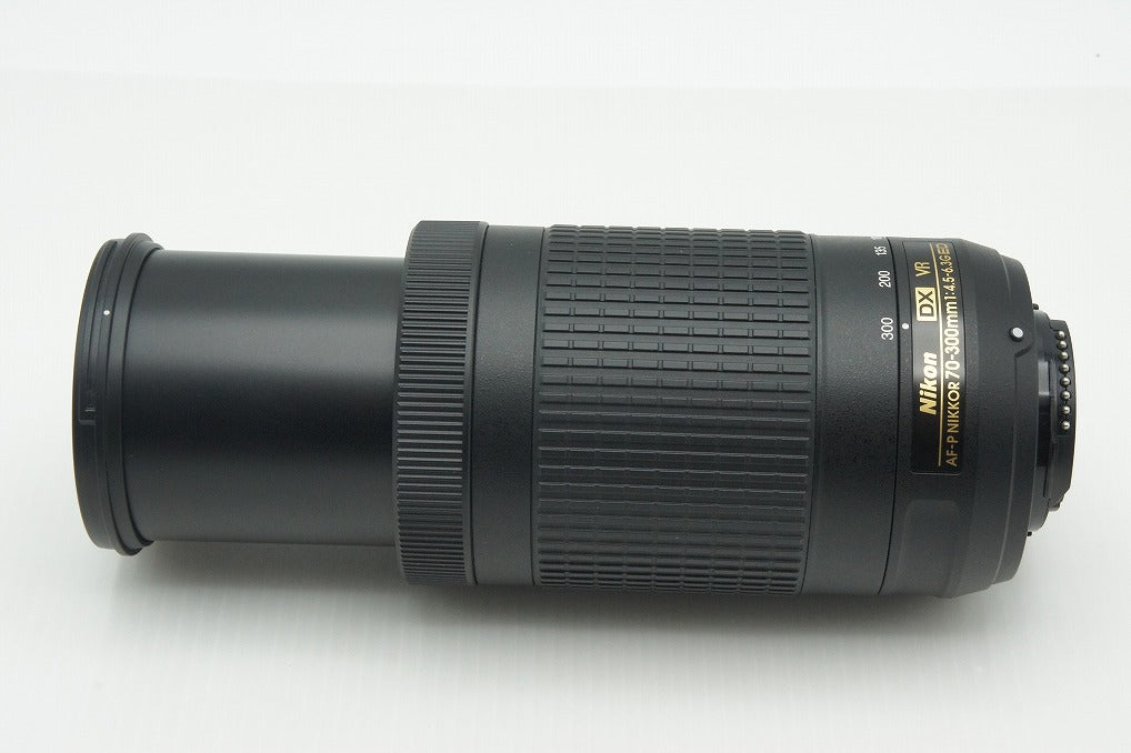 美品 Nikon ニコン AF-P DX NIKKOR 70-300mm F4.5-6.3G ED VR APS-C ズームレンズ 別売フード付 260205ad