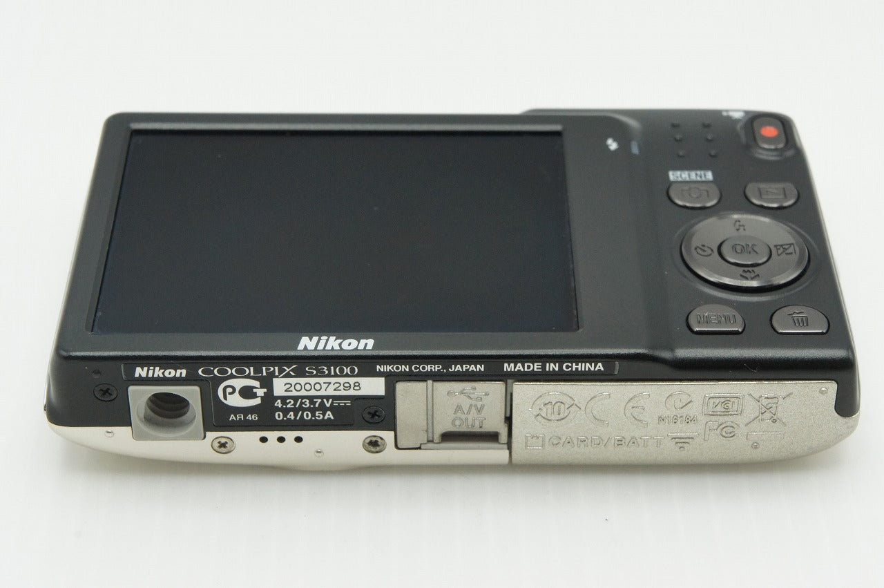 美品 Nikon ニコン COOLPIX S3100 コンパクトデジタルカメラ シルバー 260205f