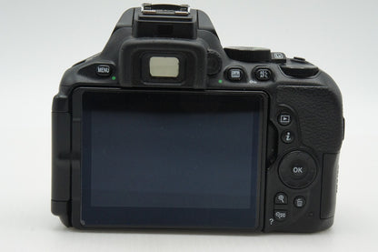 良品 Nikon ニコン D5600 ボディ + AF-P DX 18-55mm VR レンズキット デジタル一眼レフカメラ 260203ah