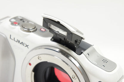 良品 Panasonic パナソニック LUMIX DMC-GF5 ボディ ミラーレス一眼カメラ ホワイト 250804aj