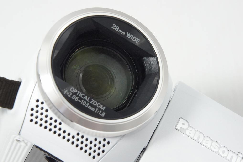 美品 Panasonic パナソニック HC-V520M デジタルビデオカメラ ホワイト 元箱付 260818ab