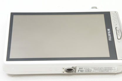 美品 FUJIFILM フジフィルム FinePix Z900EXR コンパクトデジタルカメラ ホワイト 250804w
